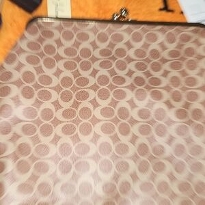 Oversized Tan Kisslock Clutch W/strap